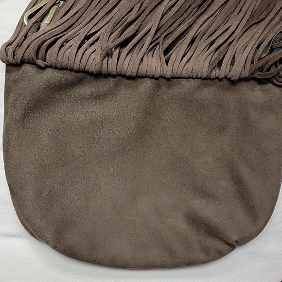 Ecoté suede fringe crossbody bag - Picture 11 of 15